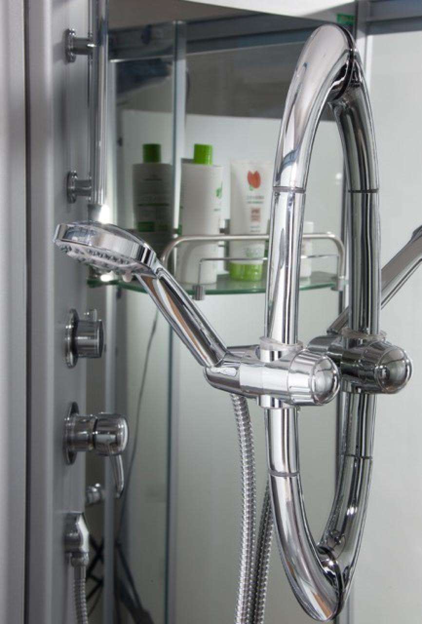 Doccia H88-845, 1200 x 800 x h 2050 mm – 1300 x 850 x h 2050 mm