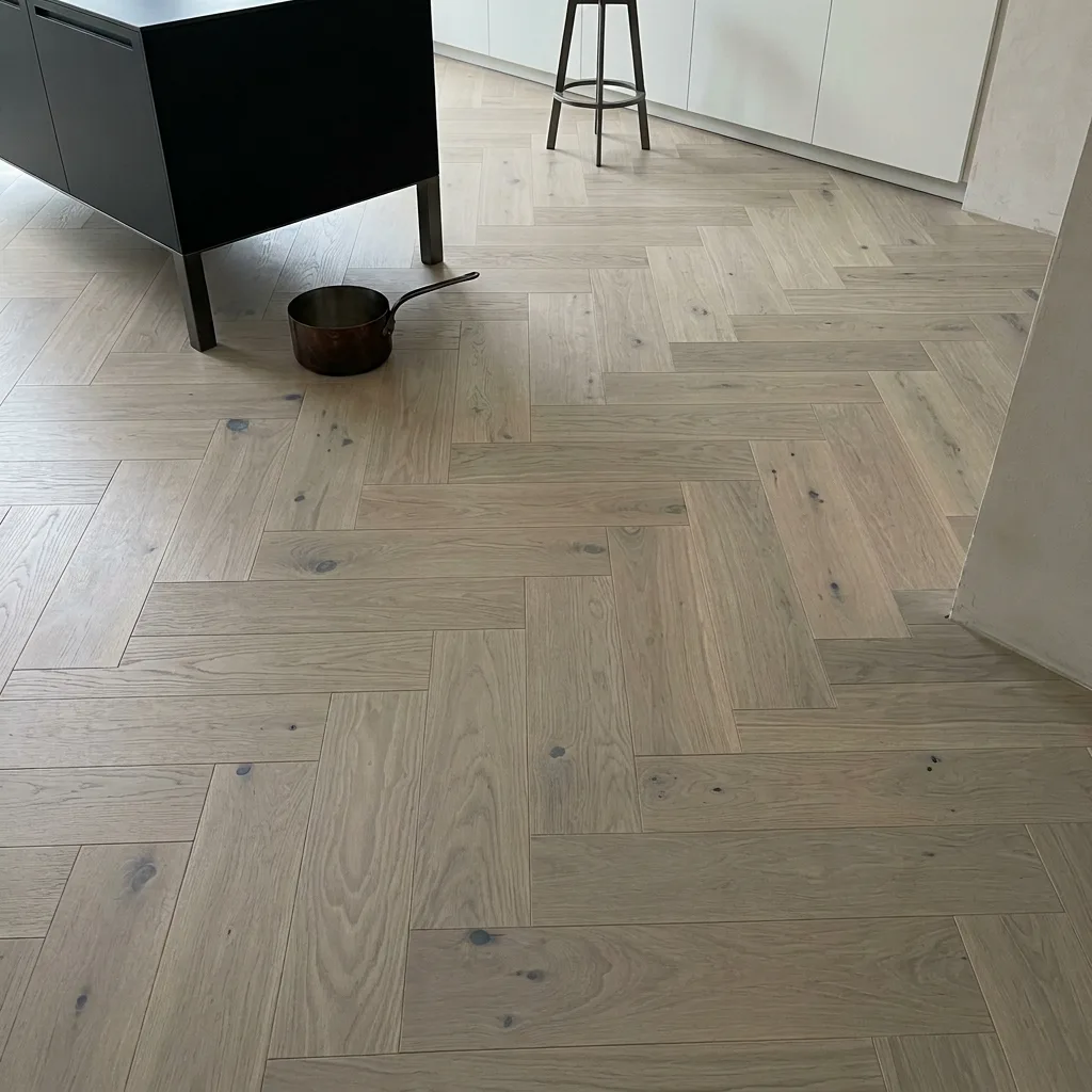 PARQUET SPINA ITALIANA – Rovere 1 Strip Cappuccino – Verniciata Opaca Country – Stock residuo: 3 mq – Offerta: € 104,91