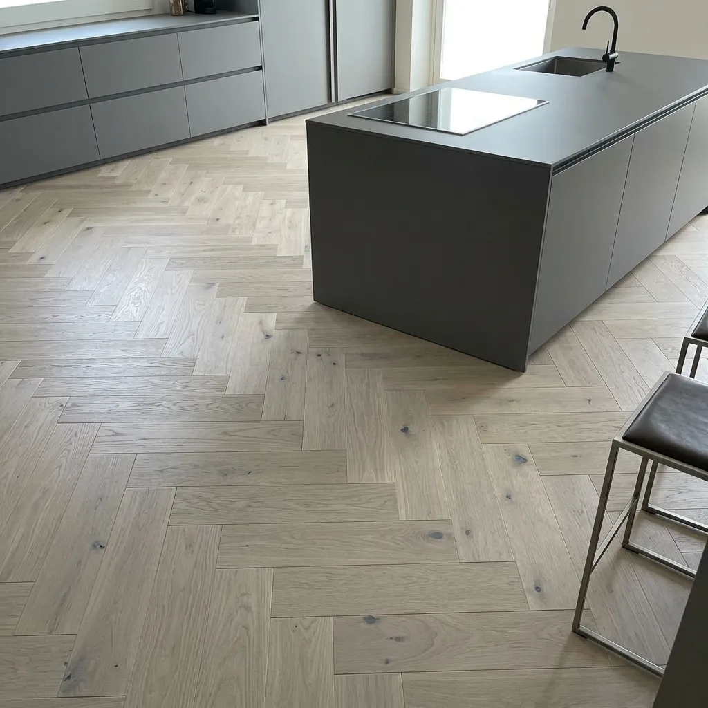 PARQUET SPINA ITALIANA – Rovere 1 Strip Cappuccino – Verniciata Opaca Country – Stock residuo: 3 mq – Offerta: € 104,91