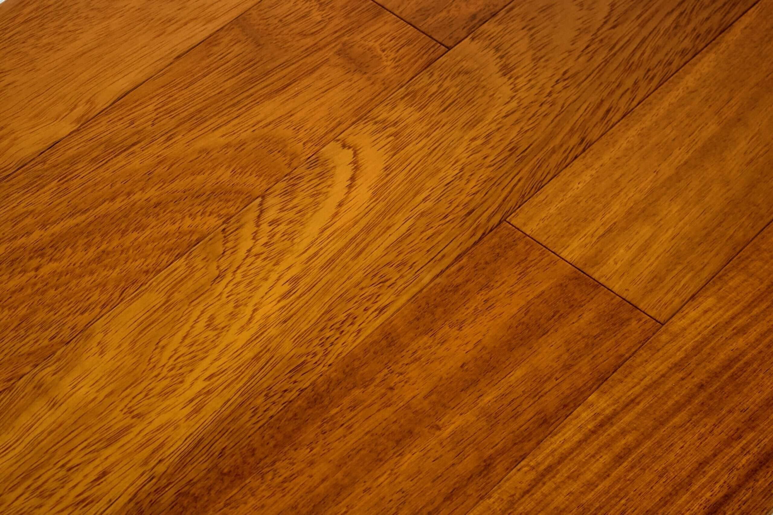 PARQUET PREFINITI – Iroko – Prima Scelta – Spina Francese o Ungherese