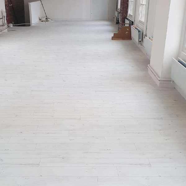 PARQUET PREFINITI – LEGNO ROVERE TOTAL WHITE SPAZZOLATO – LISTONE GRANDE