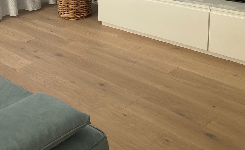 PARQUET PREFINITI – Rovere 1 Strip – Capri – Spazzolato – Piallato a mano