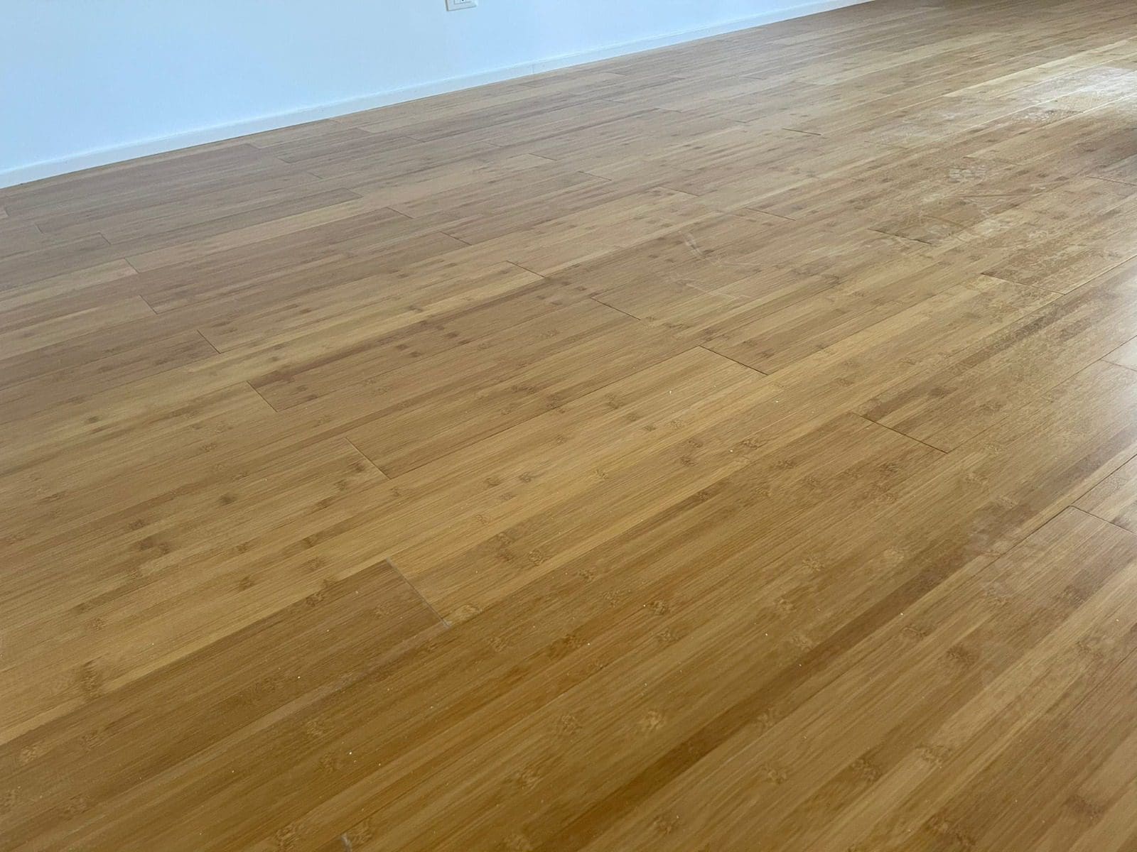 PARQUET BAMBOO MASSELLO PREFINITO – Bamboo Orizzontale – Carbonizzato Light – Spazzolato