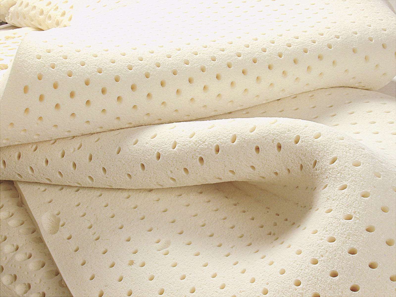 Materasso Emily Nanotech, Singolo 80 cm. Memory 7,3 cm, Ioni Argento , 9 zone portanza differenziata.